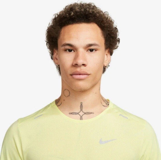 Nike Dri-Fit Rise 365 Yellow
