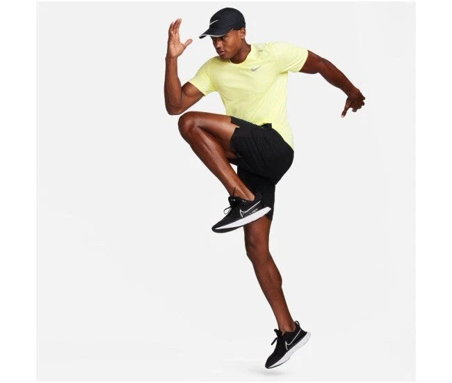 Nike Dri-Fit Rise 365 Yellow